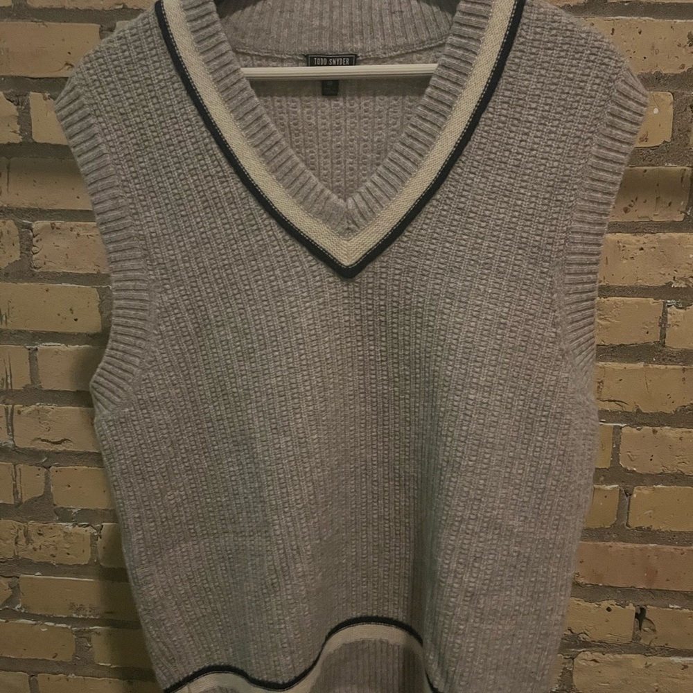 Todd Snyder V-Neck Sweater Vest in Gray cricket sweater
